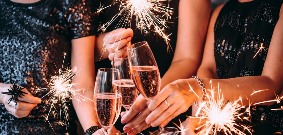 Für einen guten Start ins neue Jahr, bitten wir Sie, liebe Bürgerinnen und Bürger Lohfeldens, die hier genannten Vorsichtsmaßnahmen zu beachten. Für einen guten Start ins neue Jahr, bitten wir Sie, liebe Bürgerinnen und Bürger Lohfeldens, die hier genannten Vorsichtsmaßnahmen zu beachten.