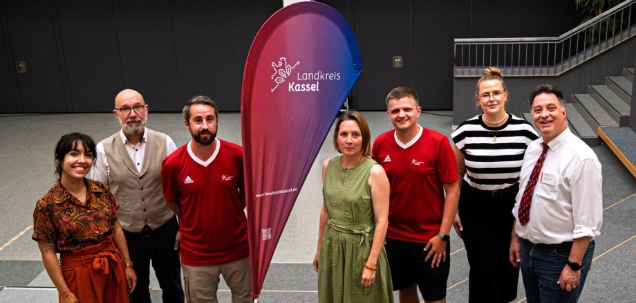 Von links: Selina Holtermann, Jörg Felmeden (Cooperative – Infrastruktur und Umwelt), Stefan Arend, Christina Grebe, Christoph Hüther, Nelli Gemar und Oliver Brunkow (Landkreis Kassel)
