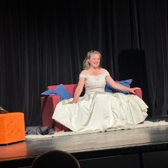 Großartiger Auftritt vom Cavewoman Heike Feist.