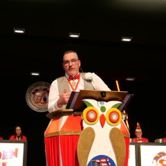 Torsten Fölsch während seiner gelungenen Büttenrede zum Thema „Ein ganz gewöhnlicher Ehemann“.