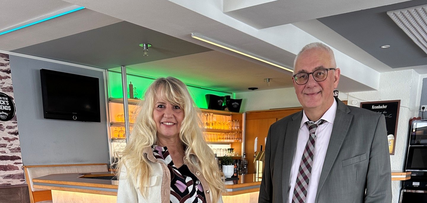 Simone Klüppel begrüßte Bürgermeister Uwe Jäger am 04.02. in den Räumen ihrer Gastwirtschaft „Mone´s Jukebox“, die sie seit Dezember 2025 betreibt.