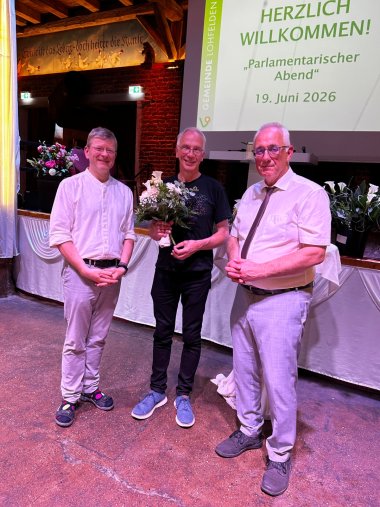 Olaf Köhne erhielt die Ehrenbezeichnung „Ehrenbeigeordneten“. Olaf Köhne erhielt die Ehrenbezeichnung „Ehrenbeigeordneten“.