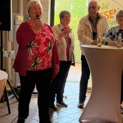 Beigeordnete Silvia Eckel begrüßte die Gäste und eröffnete die Ausstellung.