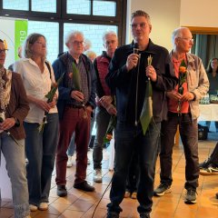 Mike Weniger stellt Arbeit der Fotowerkstatt Lohfelden sowie die Fotografinnen und die Fotografen vor.