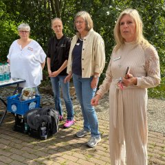 Das engagierte ASB-Team steht an der Erfrischungsstation bereit. Das engagierte ASB-Team steht an der Erfrischungsstation bereit.