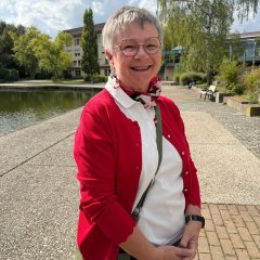 Elke Herwig, stell. Vorsitzende des Seniorenbeirats, freut sich über das herzliche Miteinander. Elke Herwig, stell. Vorsitzende des Seniorenbeirats, freut sich über das herzliche Miteinander.