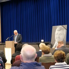 Uwe Jäger, Bürgermeister der Gemeinde Lohfelden, betonte, dass man bereits den kleinsten Anzeichen von Rassismus und Extremismus entgegentreten müsse.