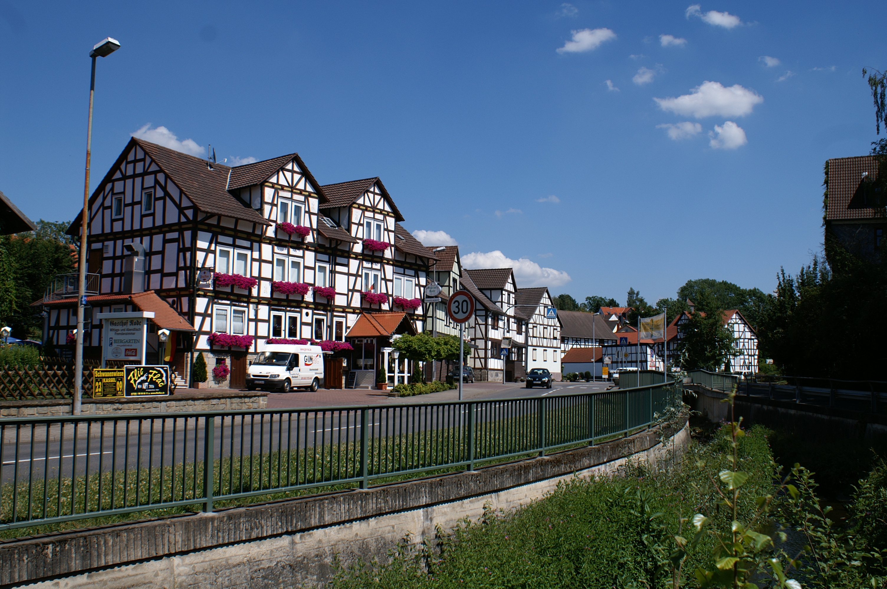 Die Landesregierung unterstützt engagierte Dörfer mit dem Förderprogramm „Starkes Dorf – Wir machen mit!“