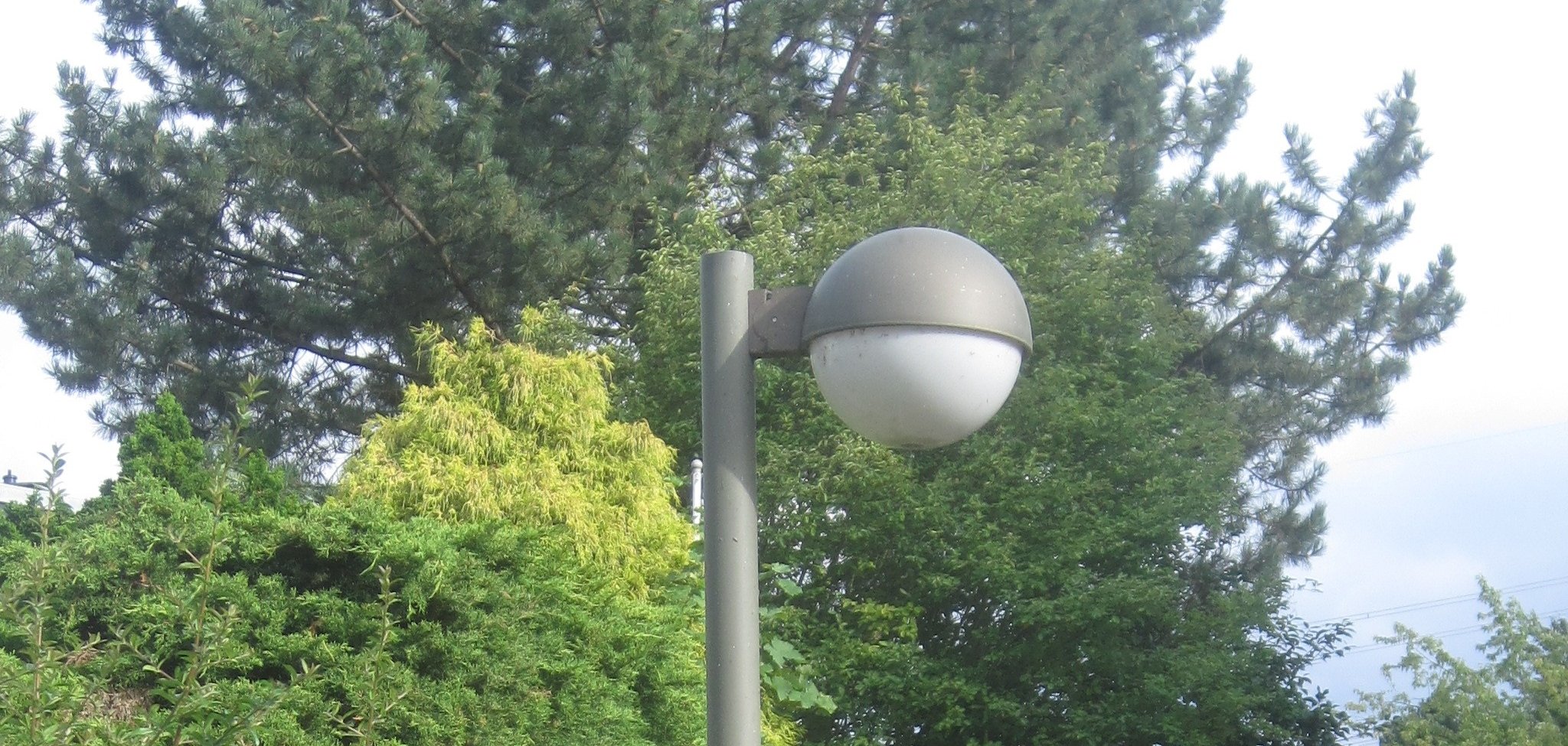 Die defekten Straßenlaternen werden schnellstmöglich wieder in Stand gesetzt.