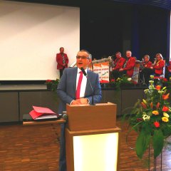 Die Grüße und guten Wünsche des Landkreises Kassel überbrachte der Erste Kreisbeigeordnete Andreas Siebert.