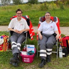 Danke an Saskia Wolpers (l.) und Jessica Bartel vom Deutschen Roten Kreuz, Ortsverein Lohfelden. 