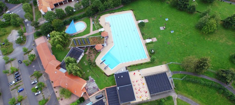 Freibad (Luftbild) (Rainer Sander).JPG
