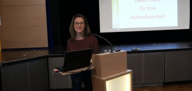 Fraktionsvorsitzende Miriam Würth-Kreševljak von Bündnis 90 / Die Grünen, deren Antrag zur Gründung eines Klimaschutzbeirates am 30.10.2021 von der Gemeindevertretung Lohfelden beschlossen wurde.