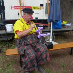 Toni Clowni zauberte mit Luftballons.