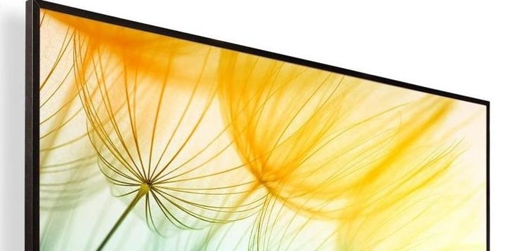 Infrarot-Heizstrahler sieht aus wie ein Ferneher mit einem hübschen Bild.