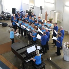 Der Chor "Chorea Corcontica" aus Lohfeldens Partnerstadt Trutnov in Tschechien trat am 18.05. in der Kirche Vollmarshausen während der Veranstaltung 1000 Minuten Musik im Festjahr 1000 Jahre Vollmarshausen auf.