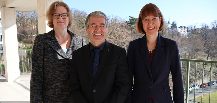 ©HMSI, v.l.n.r.: Integrationsstaatssekretärin Katrin Hechler, agah-Vorstandsmitglied Hüsamettin Eryilmaz, Integrationsministerin Heike Hofmann