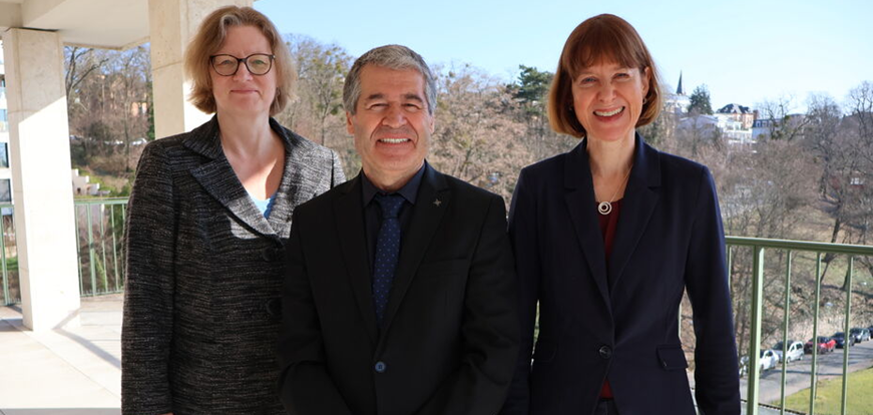 ©HMSI, v.l.n.r.: Integrationsstaatssekretärin Katrin Hechler, agah-Vorstandsmitglied Hüsamettin Eryilmaz, Integrationsministerin Heike Hofmann