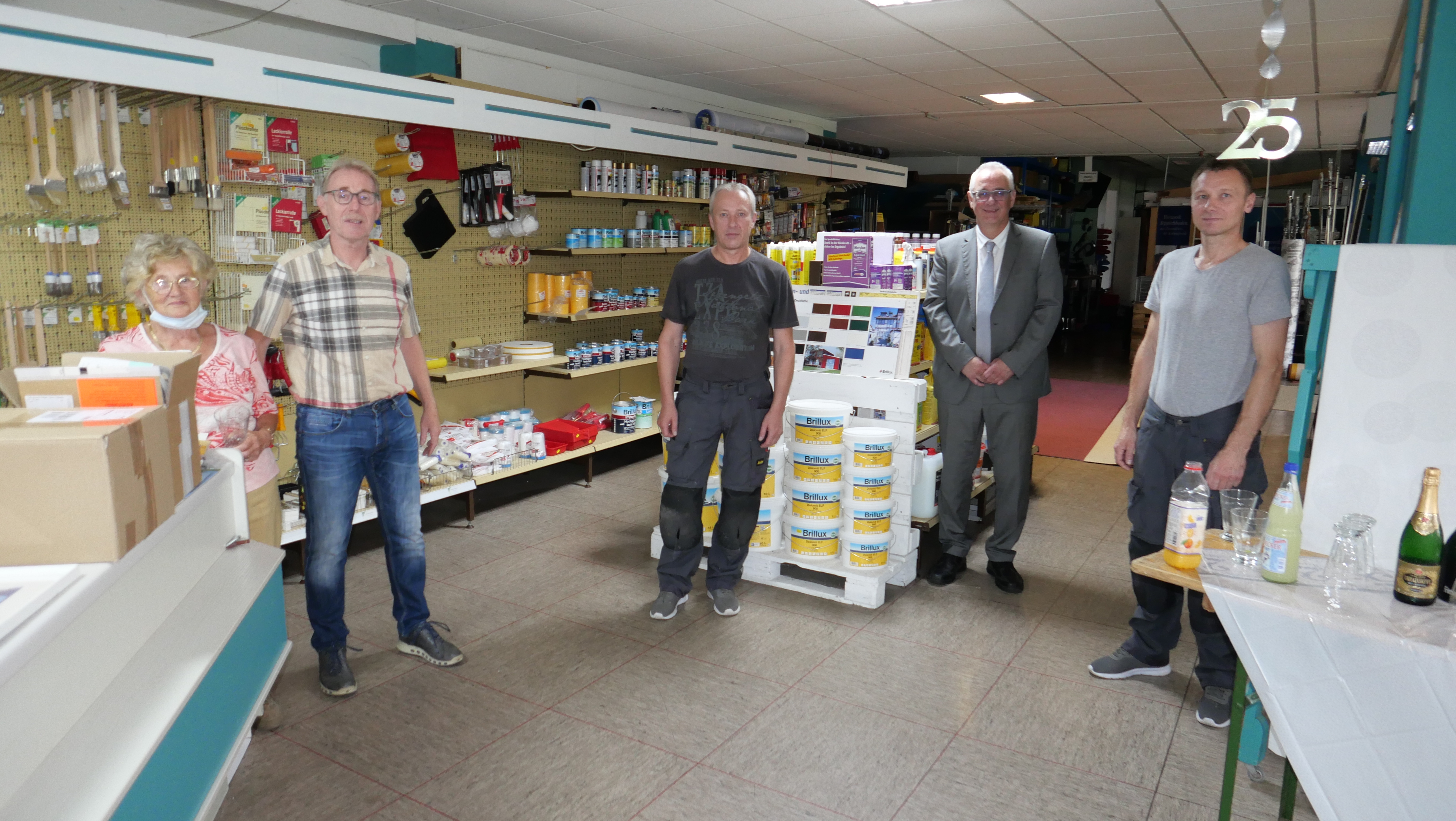 bitte dieses Foto verwenden... (auf dem anderen hat Herr Ewald die Äuglein zu...) DANKE :-)